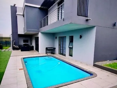 5 Bedroom House For Sale in Kempton Park - z1vo.webp