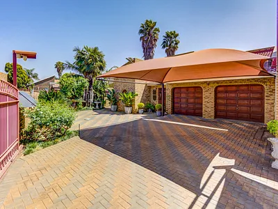 3 Bedroom Townhouse For Sale in Kempton Park - EQve.webp