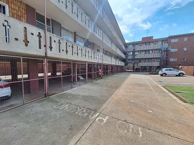 2 Bedroom Apartment For Sale in Germiston - 558m.webp