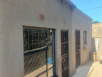 1 Bedroom House For Sale in Soweto - bDPL.webp