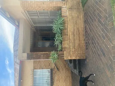 5 Bedroom House For Sale in Johannesburg - Fo14.webp