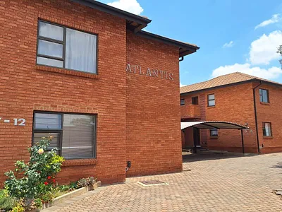 2 Bedroom Townhouse For Sale in Alberton - Lok0.webp