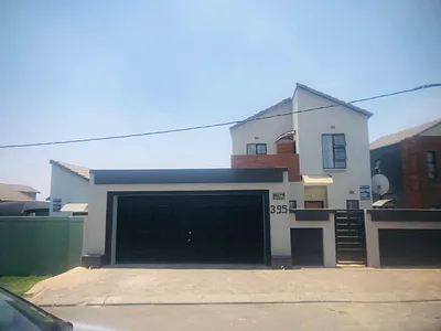Townhouse For Sale in Johannesburg - oWXV.webp