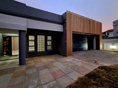 4 Bedroom House For Sale in Johannesburg - spde.webp