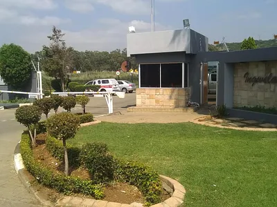 2 Bedroom Townhouse For Sale in Johannesburg - 2GkR.webp