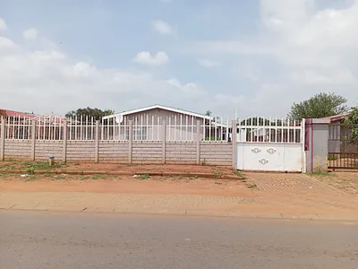 4 Bedroom House For Sale in Johannesburg - 1qjq.webp