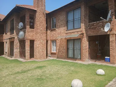 2 Bedroom Townhouse For Sale in Kempton Park - seMH.webp