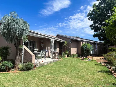 2 Bedroom House For Sale in Johannesburg - Ycqg.webp