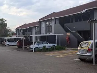 2 Bedroom Apartment To Rent in Alberton - qzY3.webp