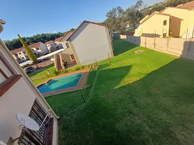 2 Bedroom Townhouse For Sale in Johannesburg - 3a0E.webp