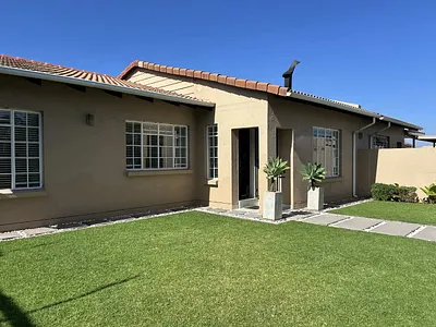 3 Bedroom Townhouse To Rent in Benoni - 0FLG.webp