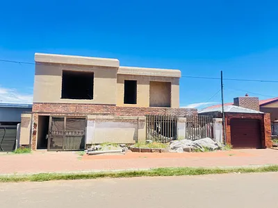 4 Bedroom House For Sale in Soweto - X6Nk.webp