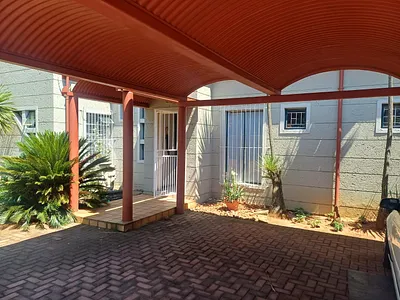 3 Bedroom Townhouse For Sale in Kempton Park - wPZ4.webp