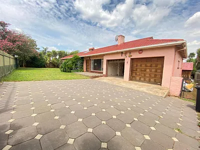 4 Bedroom House For Sale in Kempton Park - 3d9J.webp