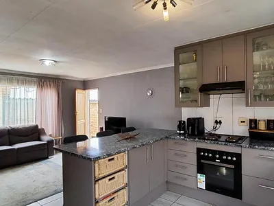 2 Bedroom House For Sale in Kempton Park - fvcJ.webp