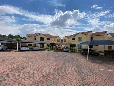 2 Bedroom Townhouse For Sale in Johannesburg - eYGd.webp