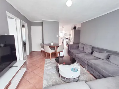 2 Bedroom Townhouse For Sale in Kempton Park - 8IzB.webp