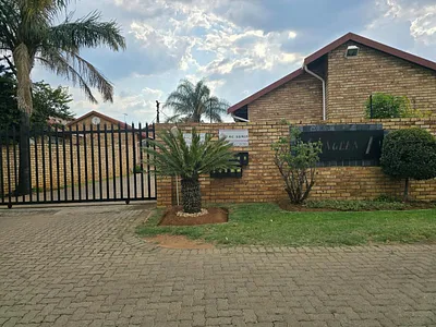 3 Bedroom Townhouse For Sale in Kempton Park - xcsw.webp