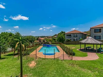 2 Bedroom Townhouse For Sale in Johannesburg - LqiA.webp