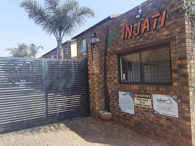 3 Bedroom Townhouse For Sale in Glen Marais, Kempton Park - prB5.webp