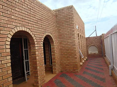 3 Bedroom House For Sale in Orange Farm, Evaton - bAr7.webp