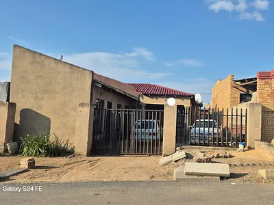 4 Bedroom House For Sale in Midrand - L39S.webp