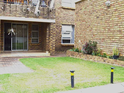 2 Bedroom Townhouse For Sale in Kempton Park - pQ5I.webp