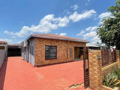 3 Bedroom House For Sale in Evaton - fAHZ.webp