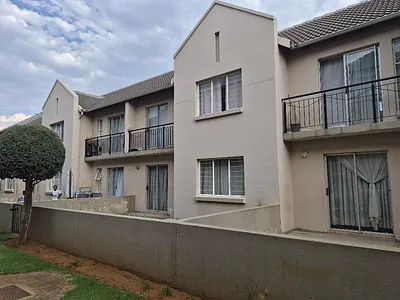 2 Bedroom Apartment For Sale in Klippoortjie, Boksburg - mM4V.webp