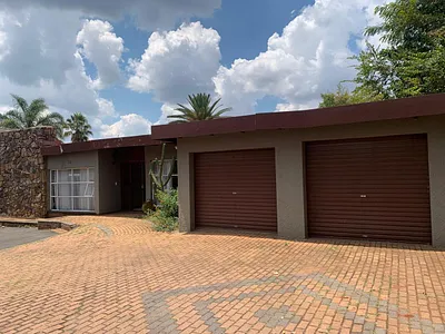 3 Bedroom House For Sale in Kempton Park - XzxJ.webp