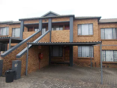 2 Bedroom Townhouse For Sale in Germiston - lpvB.webp