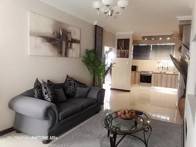 2 Bedroom Apartment For Sale in Germiston - hix1.webp