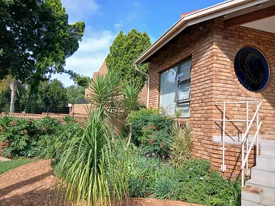 5 Bedroom House For Sale in Alberton - 3EN8.webp