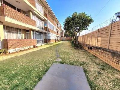 2 Bedroom Apartment For Sale in Germiston - Tlzh.webp