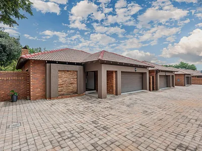3 Bedroom Townhouse For Sale in Alberton - 0Ngc.webp
