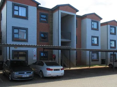2 Bedroom Apartment For Sale in Kempton Park - EnPt.webp