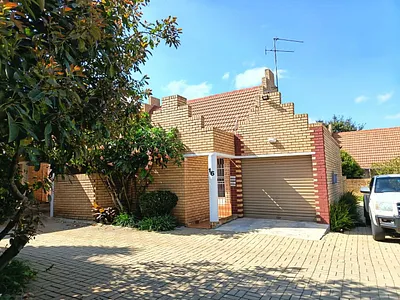 2 Bedroom Townhouse For Sale in Kempton Park - 7k50.webp