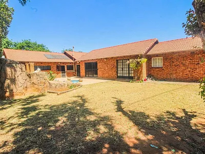 4 Bedroom House For Sale in Springs - yItJ.webp