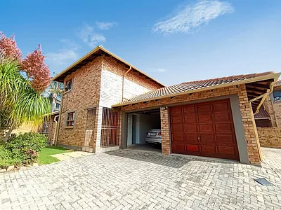 3 Bedroom Townhouse For Sale in Alberton - lng0.webp