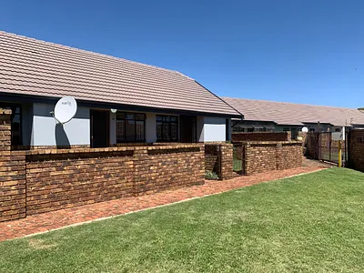 2 Bedroom Townhouse For Sale in Kempton Park - hrXj.webp