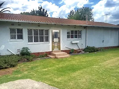 3 Bedroom House For Sale in Alberton - zrqt.webp