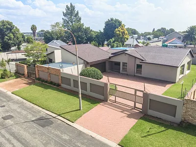 3 Bedroom House For Sale in Alberton - vxEt.webp