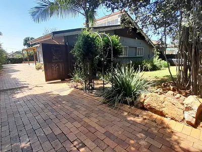 3 Bedroom House For Sale in Kempton Park - wRRK.webp