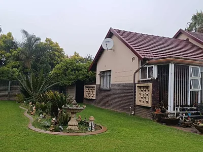 3 Bedroom House For Sale in Kempton Park - ihEz.webp