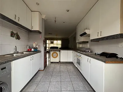 2 Bedroom Townhouse For Sale in Johannesburg - NEAp.webp