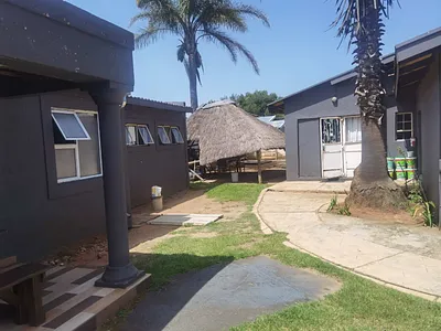 9 Bedroom House For Sale in Kempton Park AH, Kempton Park - qqGU.webp