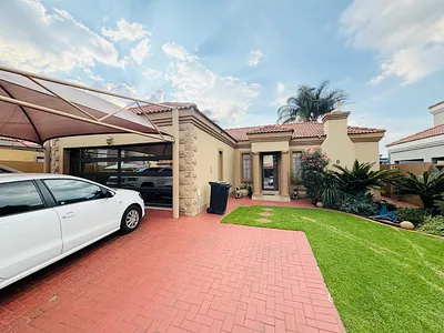 3 Bedroom Townhouse For Sale in Brakpan - vgLf.webp