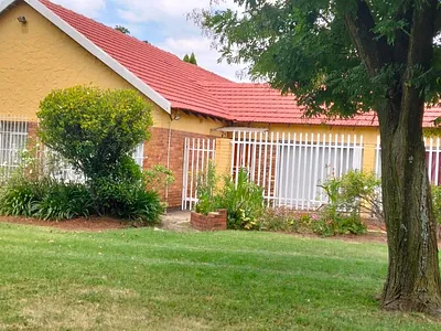 4 Bedroom House For Sale in Springs - NeS8.webp