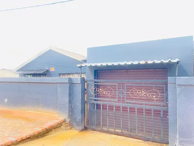 2 Bedroom House For Sale in Doornkop, Soweto - img
