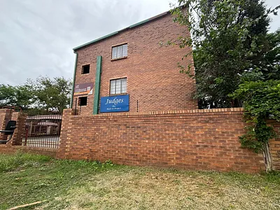 2 Bedroom Apartment For Sale in Kempton Park AH, Kempton Park - DguP.webp